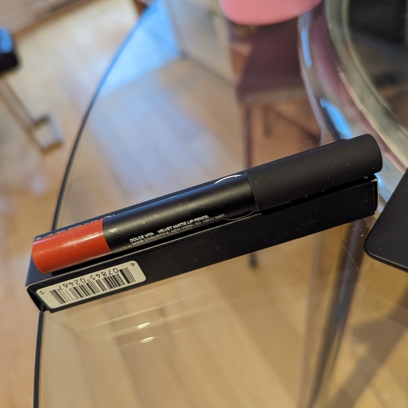 NWT Nars Velvet Matt lip pencil Dolce Vita - Picture 2 of 2